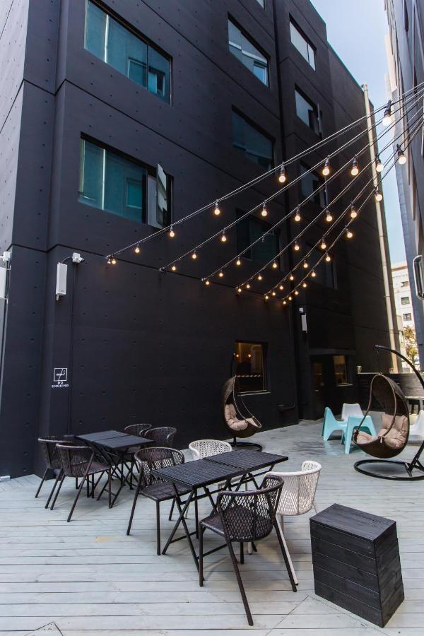 Canvas Black Guesthouse Busan Exterior photo