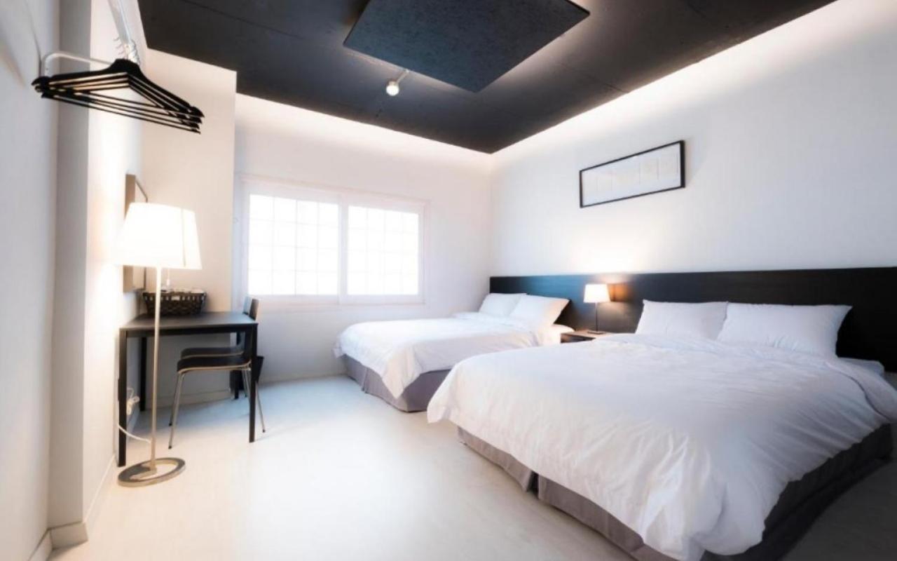 Canvas Black Guesthouse Busan Exterior photo